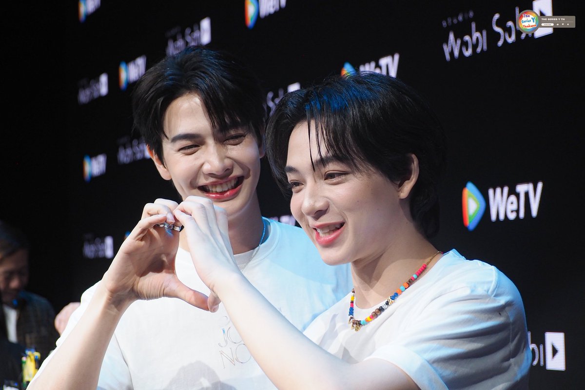 theseriesy_th's tweet photo. "แม็กกี้-บาส" ก่อนเริ่มงาน "Special EP. Johan North the Glowing Of Love"

The Glowing Of Love 
#SpecialJohanNorth
#บาสเด็กอ้วนที่แท้จริง #maxky_rp
#แม็กกี้บาส #MaxkyBas 
#6CODE https://t.co/Q1c5NhpGFC
