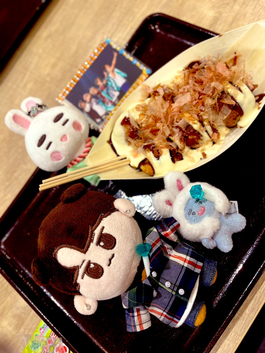 チングちゃんと合流でお好み焼き
Tシャツ見せたら
2012年って❗️
まじかーって笑った😂