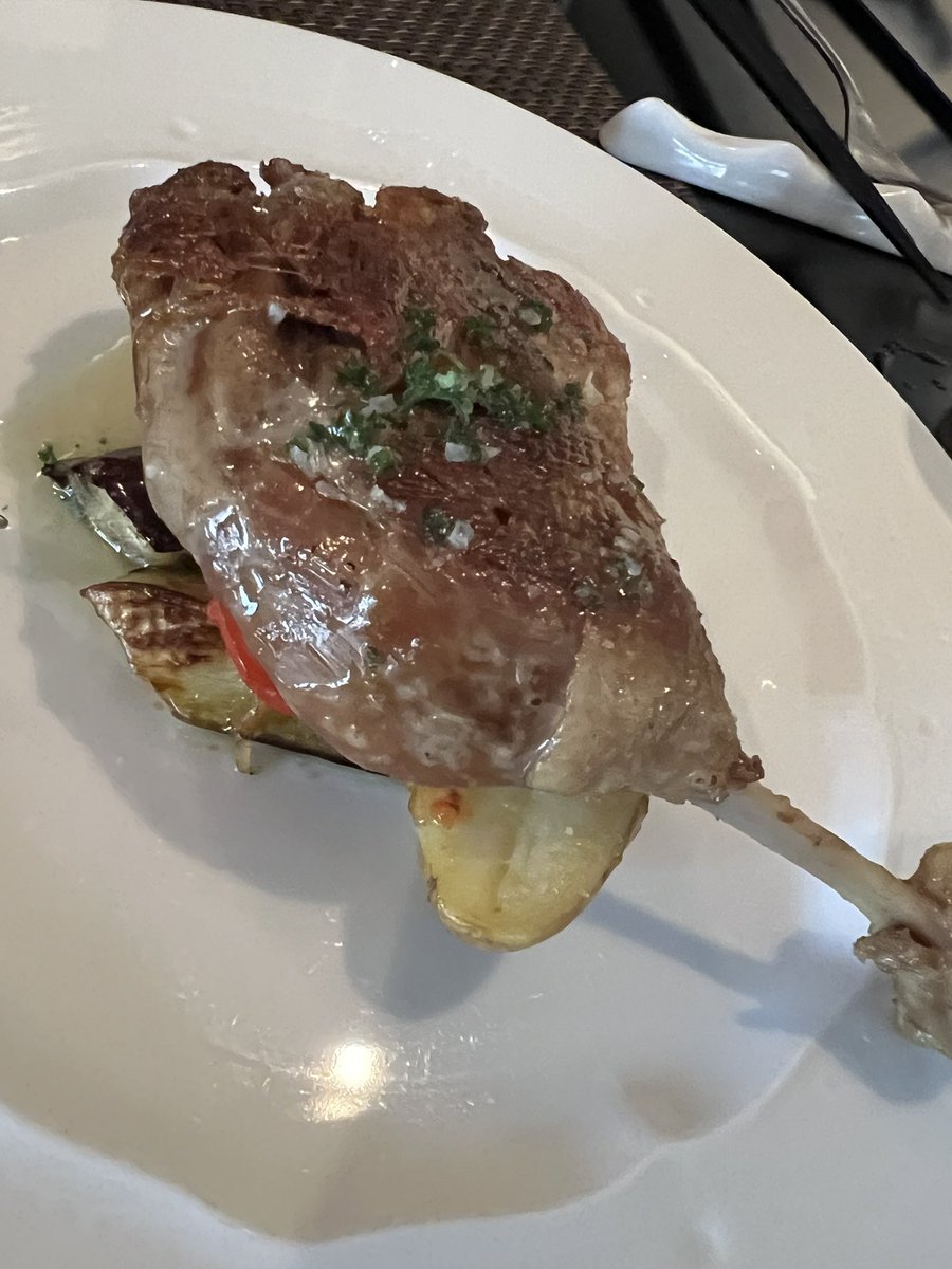 miketa8181's tweet image. 朝からウォーキングして、ジムに行って、知り合いの店でランチしながら飲んで、午後に2時間の昼寝...
こんな何気ない幸せな毎日が1日でも長く続いて欲しいものである。
90/365
16/31
85/365
15/31