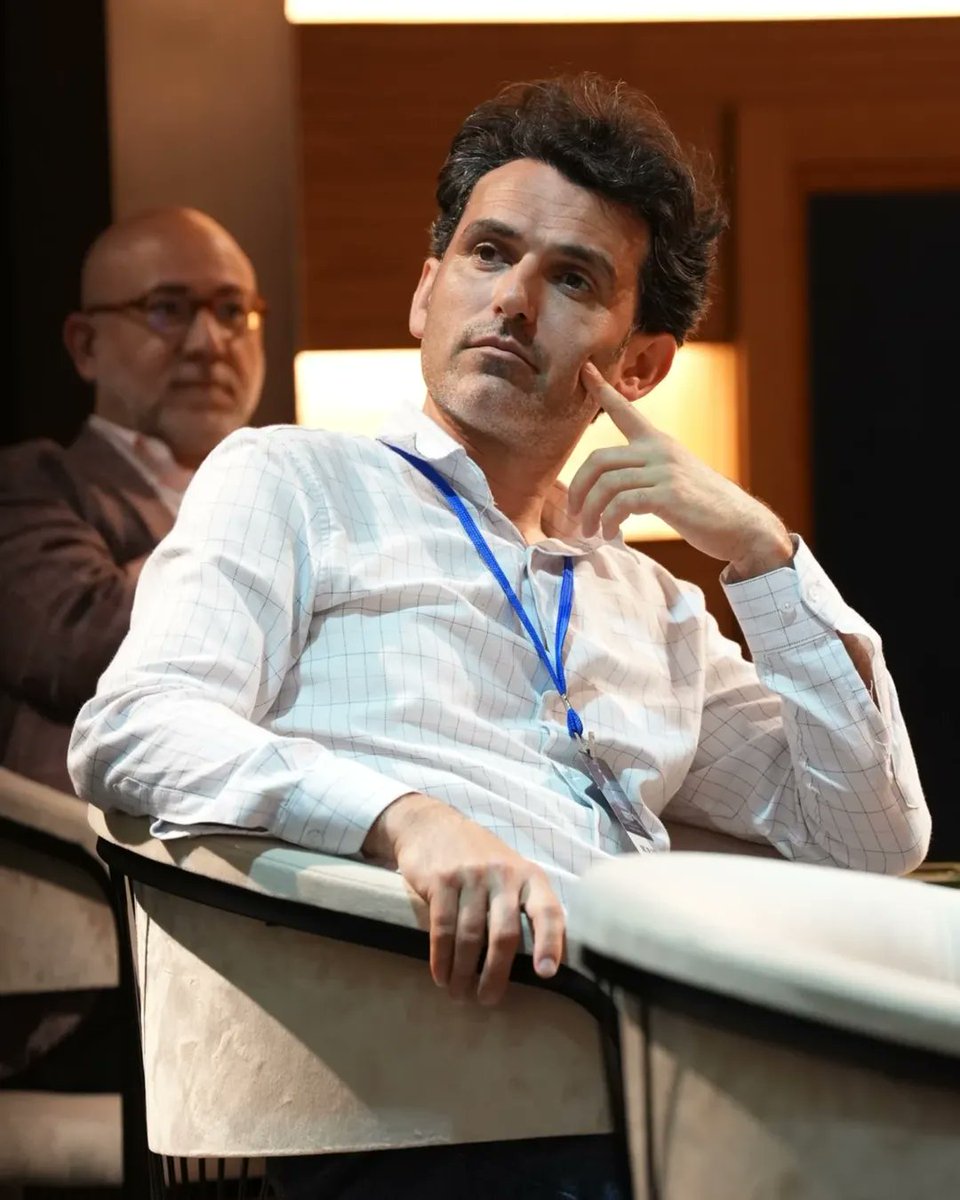 Prof. Dr. Bayram ŞAHİN, Doç. Dr. Mustafa ÖZTÜRK, Doç. Dr. Fatih Mehmet COŞKUN, Dr. Öğr. Üyesi Arafat Salih AYDINER beylerin katılımlarıyla "Fizik ve Mühendislik" oturumu gerçekleştirildi.