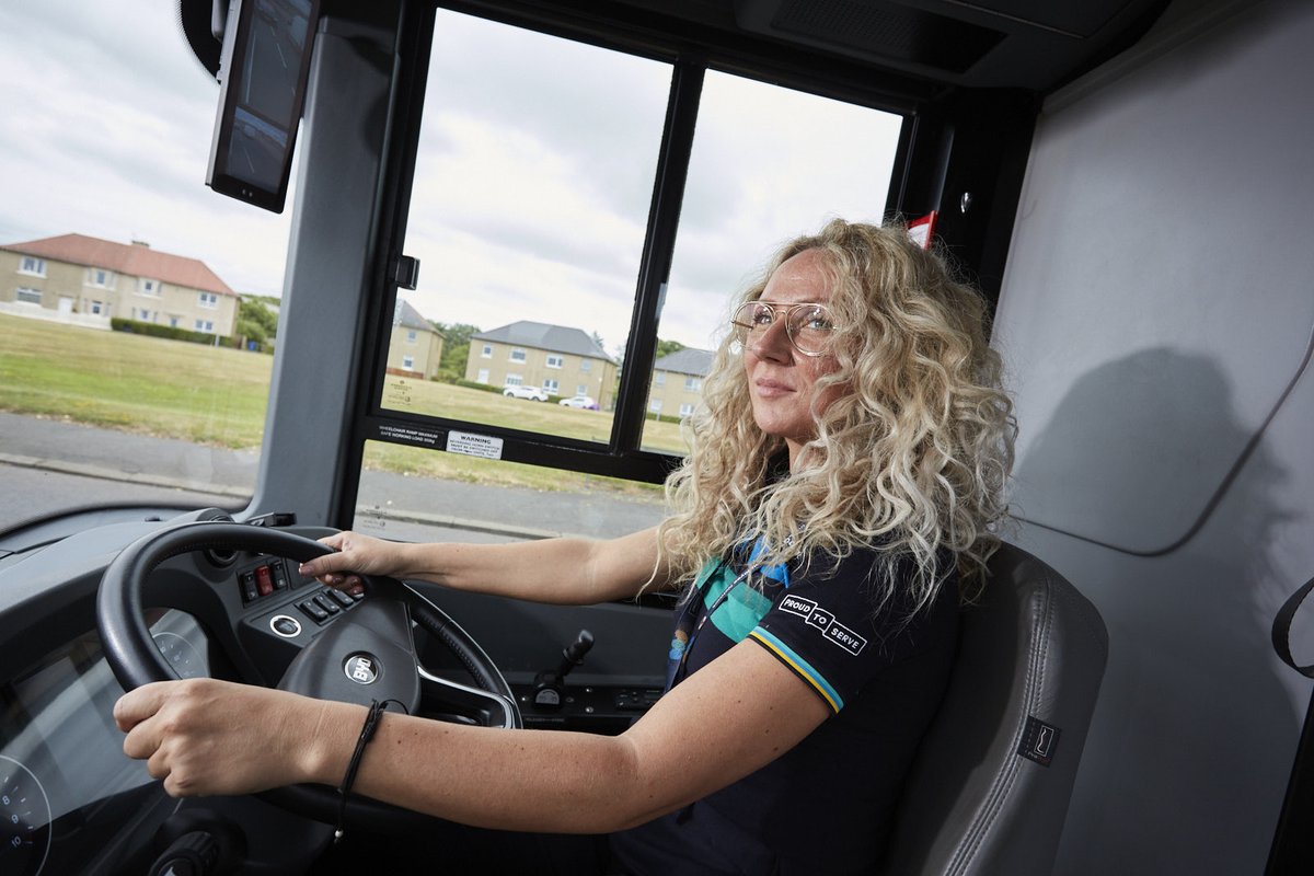 🐦 The early buses are running! Need help? Our customer service team is available from 9am–5pm today. Let’s map out some great answers together! 💬🤝 Drop us a tweet or call our team on 0345 241 8000* *Call charges may apply, see website for full details.