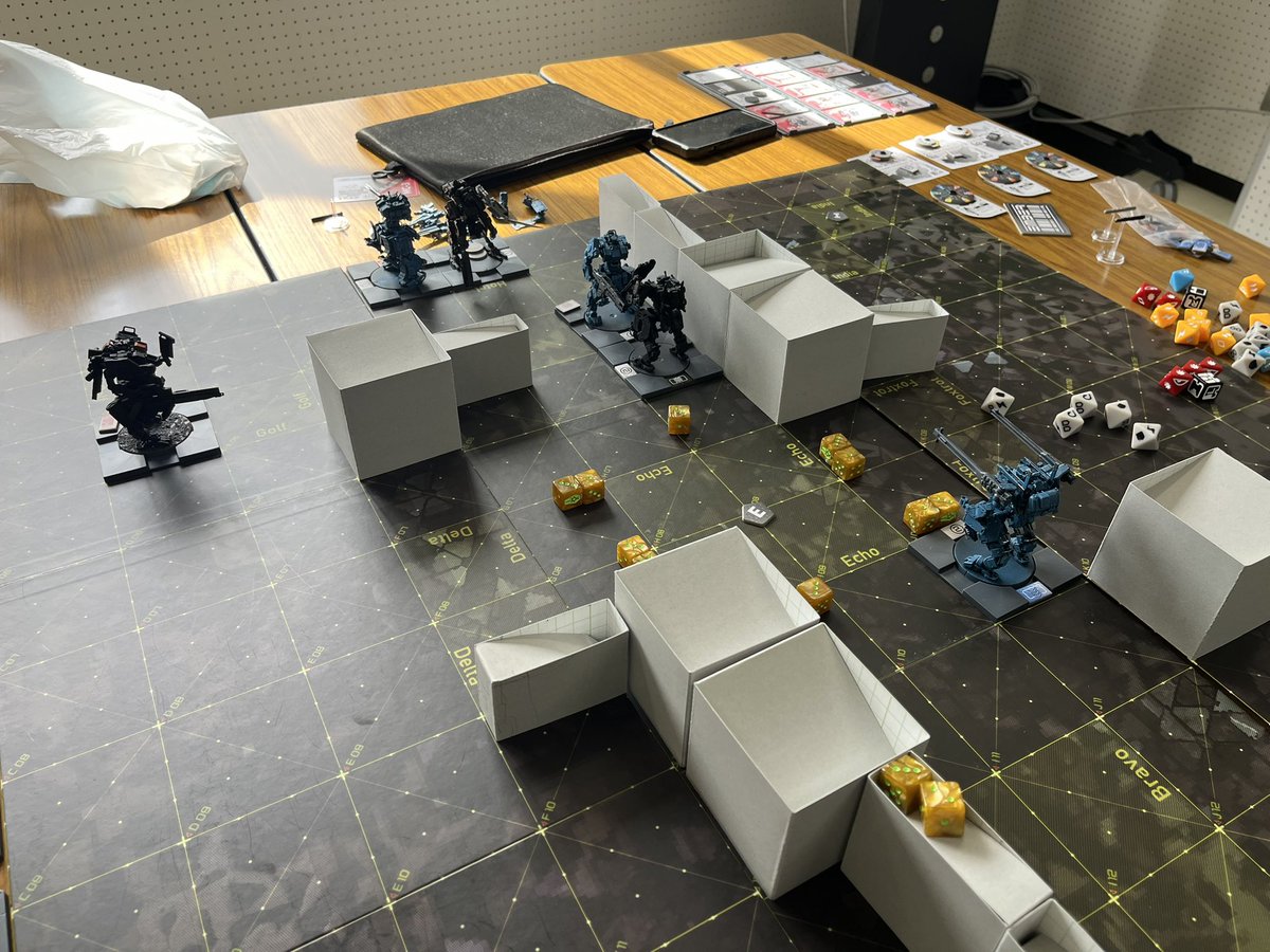 KoboldsNest's tweet image. 本日の松田ゲーム会は無事に閉会しました。
オブシダンプロトコルが2戦、ボドゲが１個遊ばれました。
