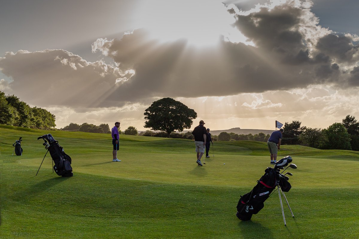 Fancy a round of golf on the 6th June?🏌

We’ve only got a few afternoon tee times left for our popular Golf Day at the stunning Hallamshire Golf Club  - and a couple of sponsorship opportunities too!⛳️
 
Get involved sheffieldhospitalscharity.org.uk/get-involved/e…

#WhatsOnSheffield #SheffieldIsSuper