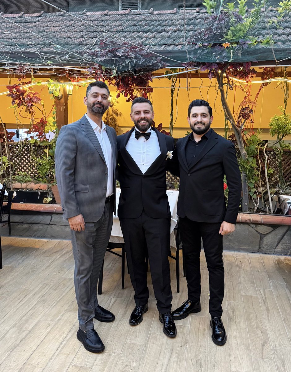 Kıymetli Dostum, Ağabeyim Refik Akbaht’ın En Mutlu Gününe Şahitlik Ettik. Bir Ömür Boyu Mutluluklar Dilerim.