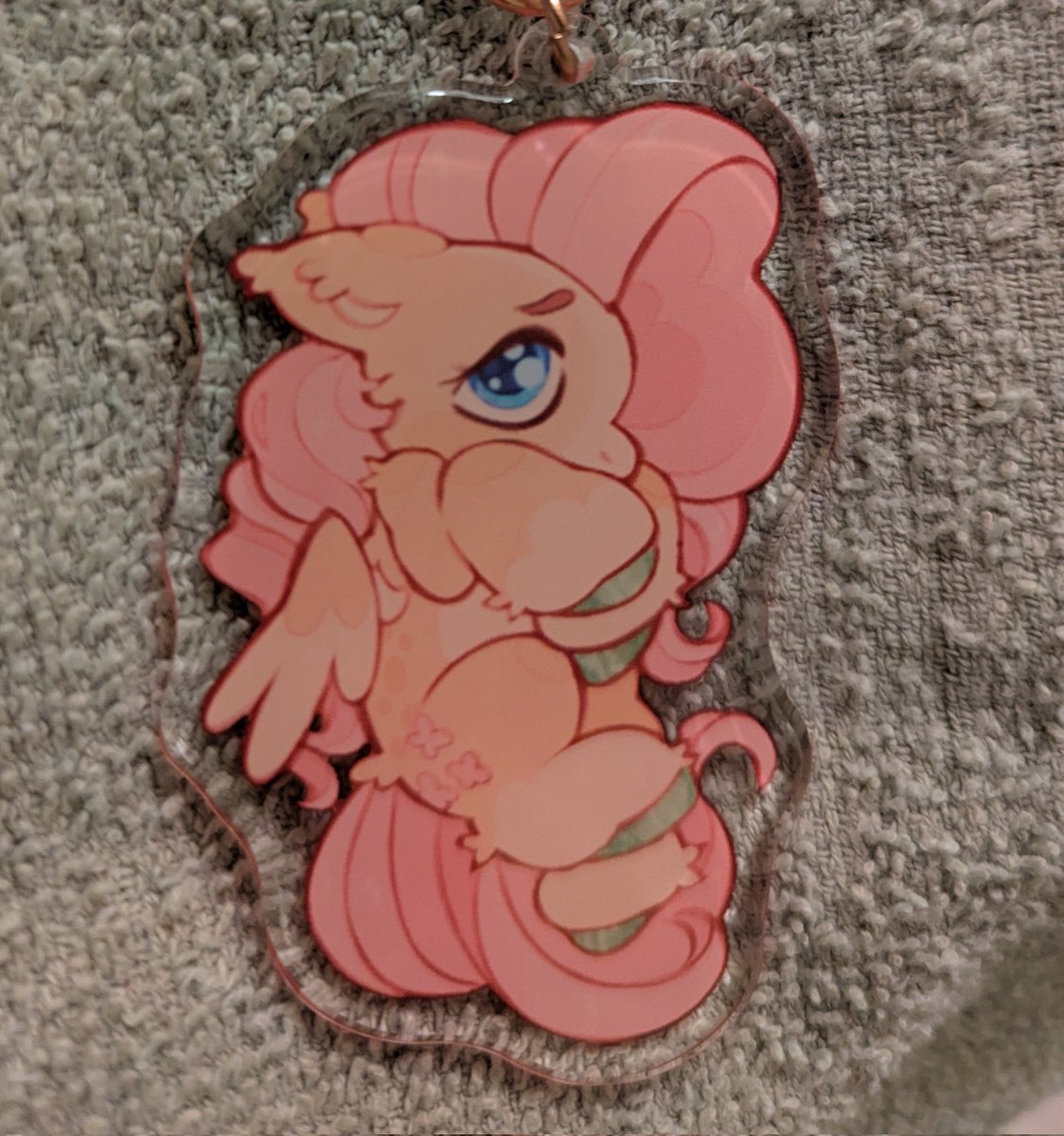 TilltedCanvas's tweet image. The Fluttershy and Rainbow Dash examples finally arrived, and they're so much cuter than I expected
#mlp