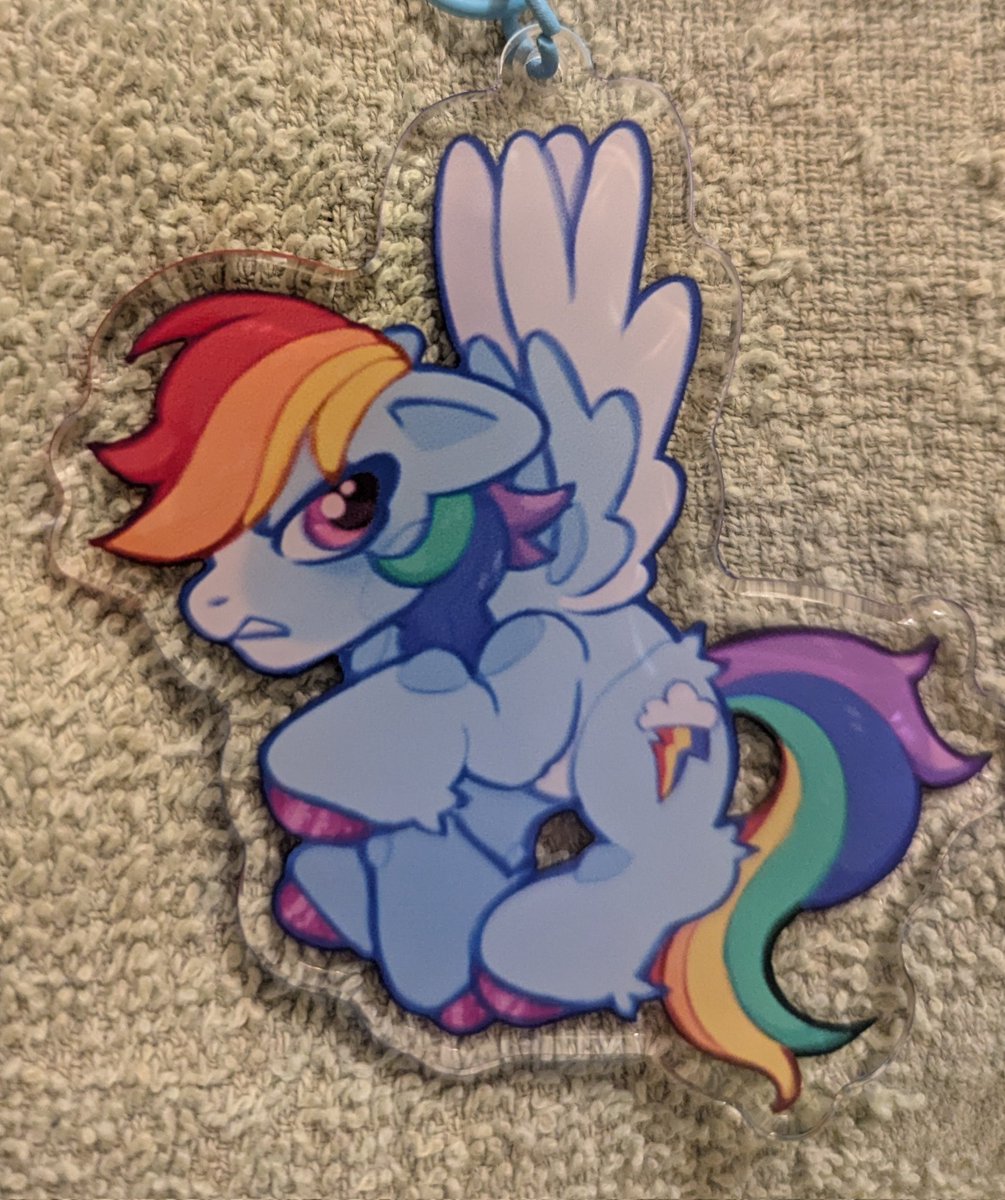 TilltedCanvas's tweet image. The Fluttershy and Rainbow Dash examples finally arrived, and they're so much cuter than I expected
#mlp