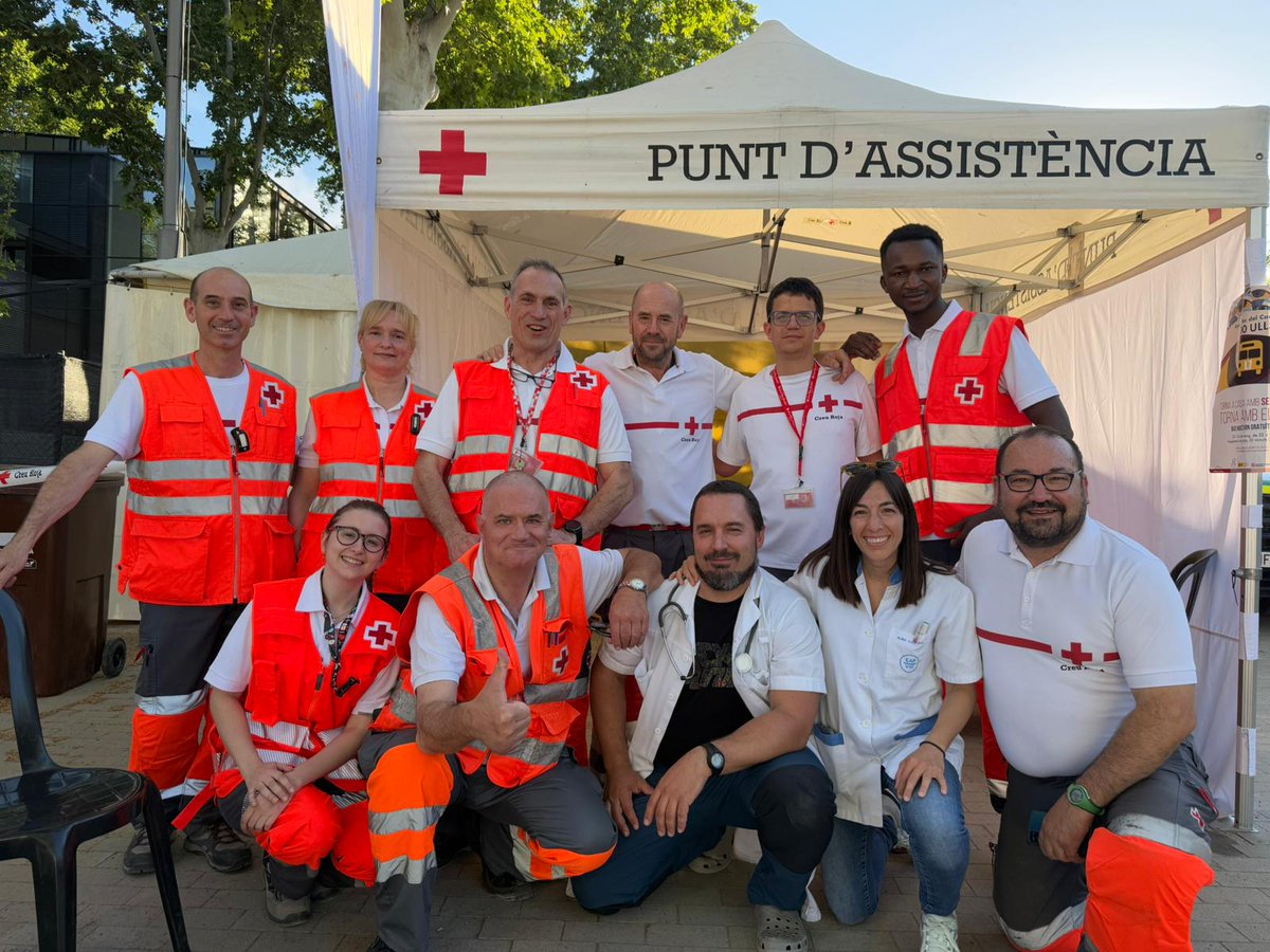 Creu Roja Lleida (@creurojalleida) on Twitter photo Gràcies al voluntariat dels nostres #serveispreventius per vetllar per les persones que aquests dies gaudeixen de l'<a href="/AplecCaragol/">Aplec Caragol Lleida</a> 😍
#GràciesVoluntariat #SSPP #Socors
<a href="/CreuRojaCAT/">Creu Roja Catalunya</a> Gràcies al voluntariat dels nostres #serveispreventius per vetllar per les persones que aquests dies gaudeixen de l'<a href="/AplecCaragol/">Aplec Caragol Lleida</a> 😍
#GràciesVoluntariat #SSPP #Socors
<a href="/CreuRojaCAT/">Creu Roja Catalunya</a>