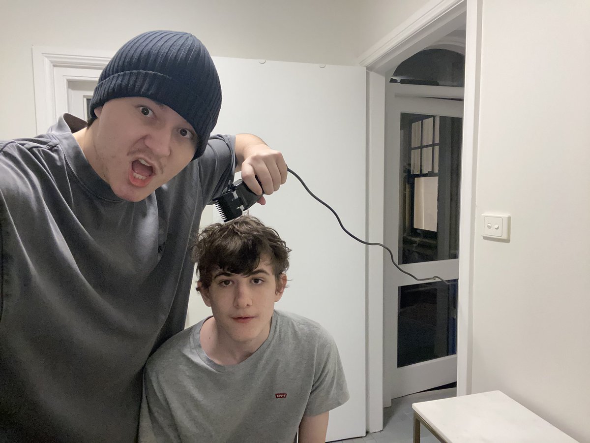 Well fuck buzzing my hair live on stream twitch.tv/darkaroo_