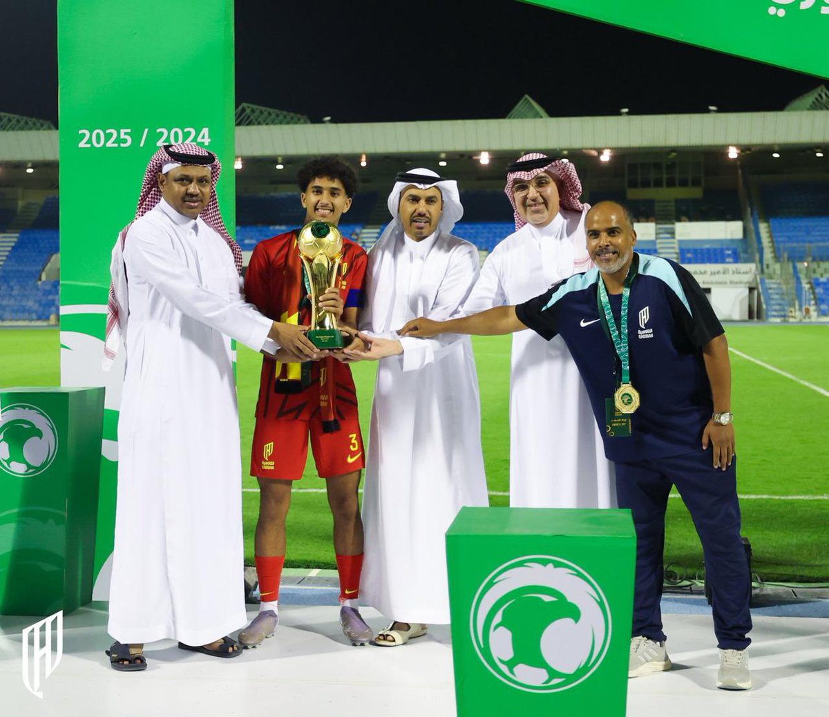 نعيش لحظة فخر مشرقة في مسيرة صناعة النجوم، بتتويج فريقي القادسية تحت 18 ببطولة دوري الدرجة الأولى للشباب، وتتويج فريق تحت 17 ببطولة الدوري الممتاز للناشئين، بعد موسم من العمل والانضباط. هذا المنجز يعكس أن الاستثمار في الفئات السنية هو الطريق لصناعة جيل ذهبي، وتحقيق لأهدافنا