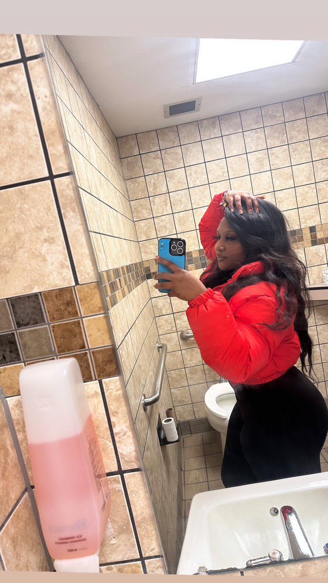 _kaygrande's tweet photo. So cold like the heat don’t work 🥶 https://t.co/6W1h5KhmuK