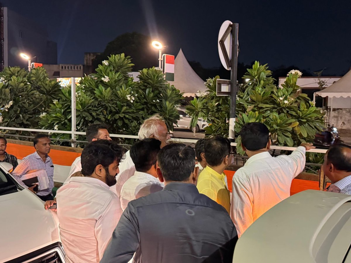 ઓપરેશન સિંદૂરની સફળતા બાદ અમદાવાદ તૈયાર છે પ્રધાનમંત્રી શ્રી.નરેન્દ્રભાઈ મોદી સાહેબને આવકારવા.!

તા.૨૬-૦૫-૨૦૨૫,સોમવાર.🗓️
સમય:- ૫.૦૦ કલાક સાંજે 🕔
સ્થળ:- અમદાવાદ એરપોર્ટ.📍

Narendra Modi | PMO India