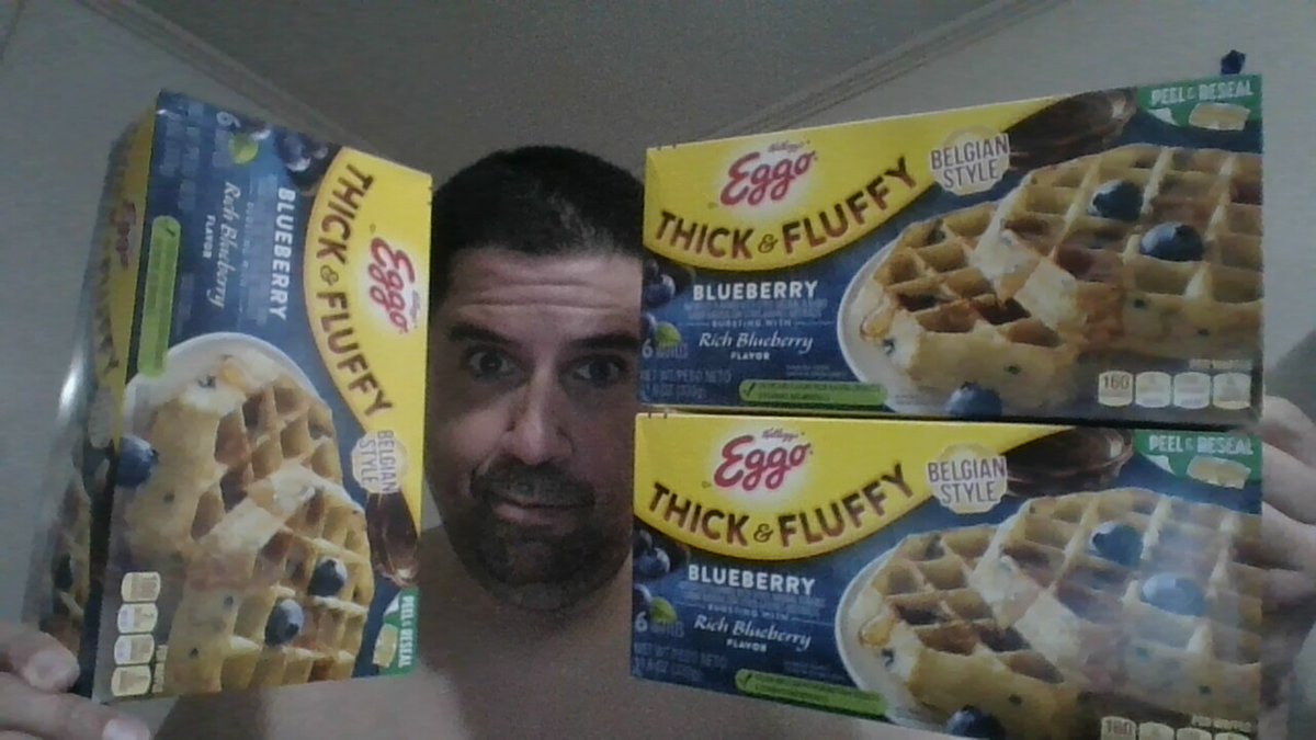 fatsnackvac's tweet image. this weeks daily bonus snack are #eggo thick &amp;amp; fluffy #belgianstyle #blueberry #waffles #snack #snacks #obese #big #fat #man #wk3