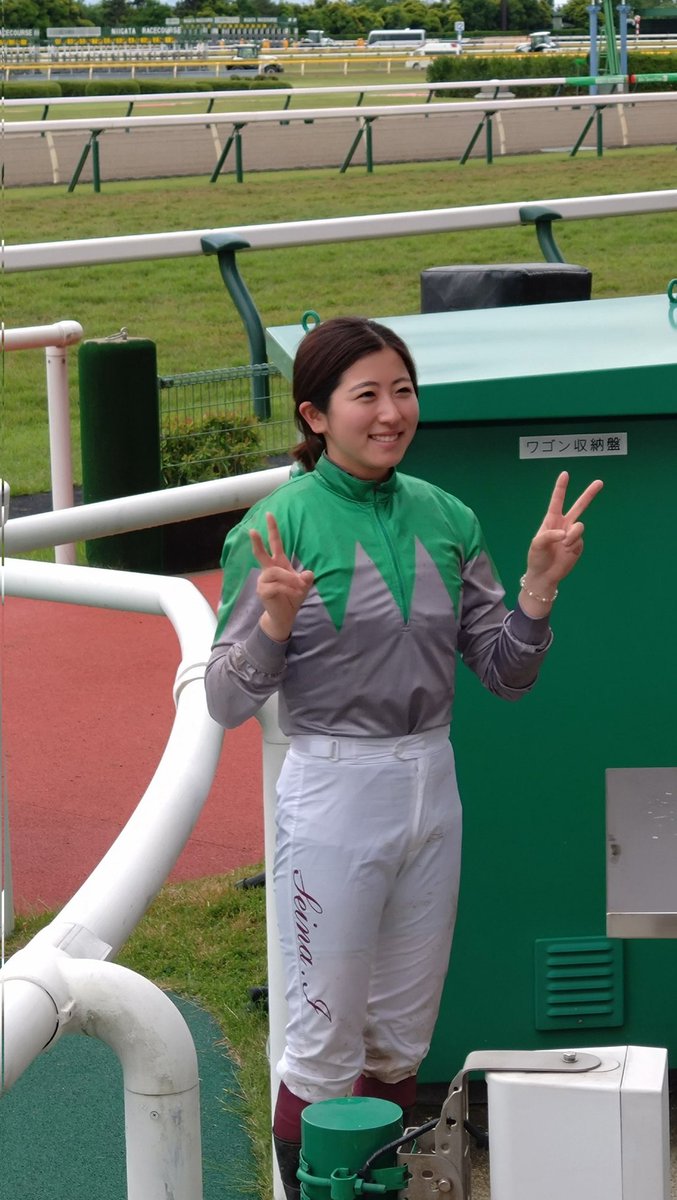 今村聖奈騎手。 春の新潟最終騎乗で、単勝万馬券演出。 いつもより長い