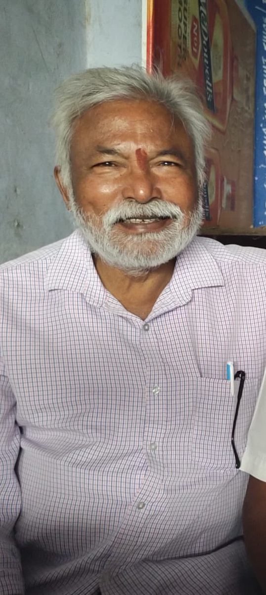 జి వి బాబు గారు ఇకలేరు🙏

ఆయన జీవితం మొత్తం నాటక రంగంలోనే గడిపారు..
చివరి రోజుల్లో ఆయన్ని బలగం ద్వారా పరిచయం చేసే భాగ్యం నాకు దక్కింది🙏🙏
అయన ఆత్మ శాంతించాలి అని కోరుకుంటున్నాను 💐🙏

#balagam #artist #stage #plays #natakam