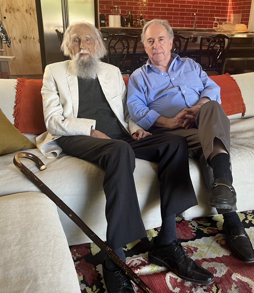jg_valdes's tweet image. Hoy ha fallecido a los 98 años Luis Gaston Soublette, premio nacional de Humanidades y Ciencias Sociales, , filósofo cristiano, musicólogo, amante de la cultura mapuche, profesor de la Universidad Católica y para mí, mi querido tío y padrino. Nuestro ultimo encuentro en Limache.