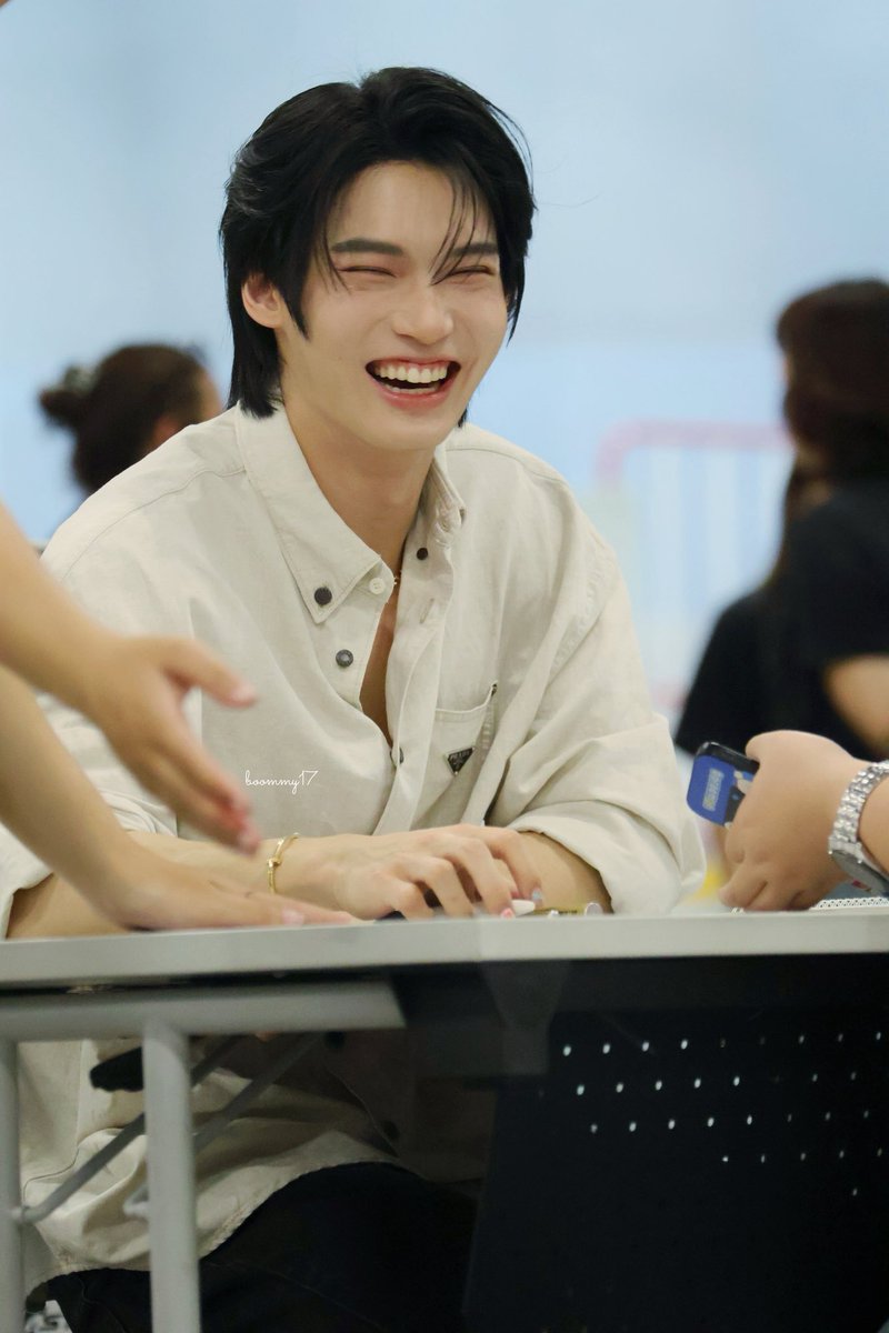 Hello twitter 

#HappyWinDay
#winmetawin