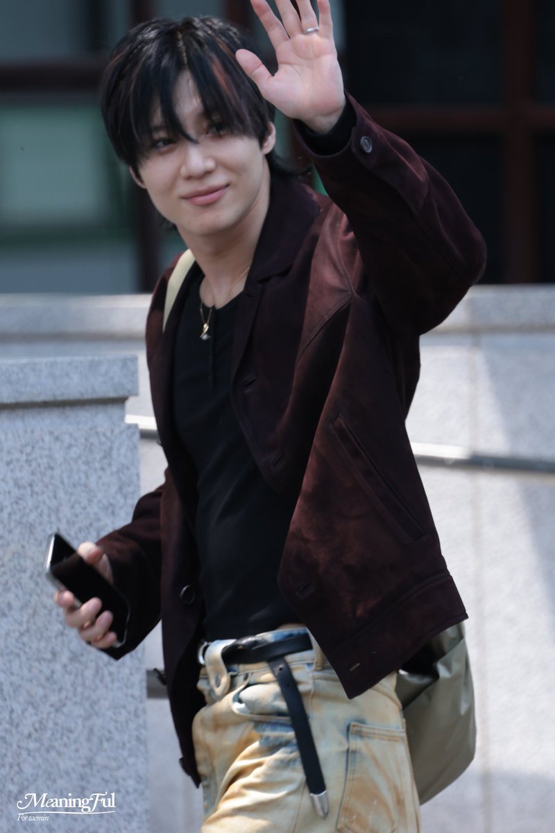 Meaningful_TM's tweet photo. 250525 태민 출근길

#SHINee #태민  #TAEMIN #テミン #泰民 @TAEMIN_BPM https://t.co/OwudZjMf10