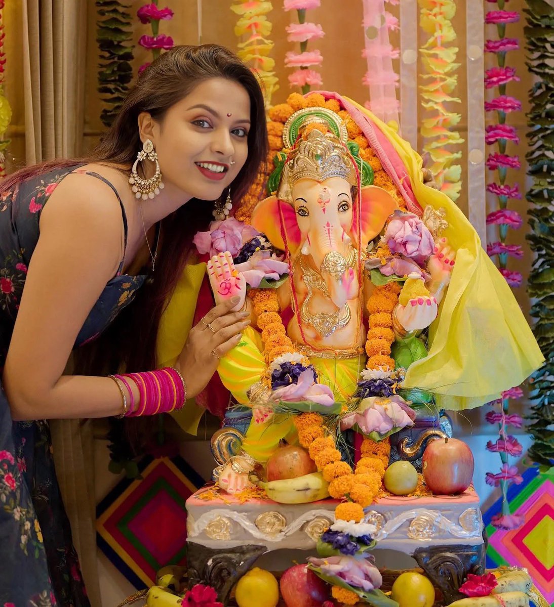 जय श्री गणेशाय नमः!

भगवान गणेश आपकी सभी मनोकामनाएं पूरी करें और आपको सुख-समृद्धि प्रदान करें।

जय श्री गणेश! भगवान गणेश की कृपा आप पर बनी रहे।