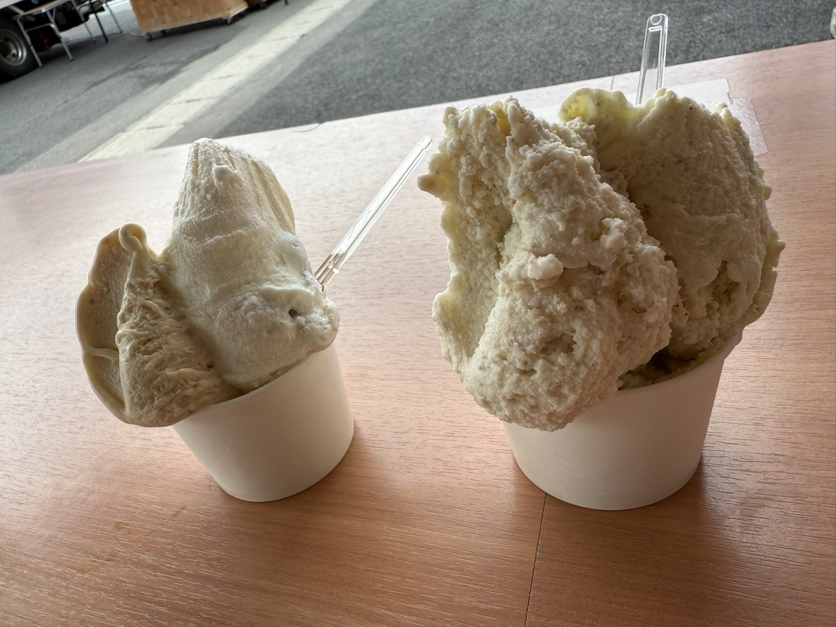 焼き芋とカッサータ、くるみとキウイのジェラート😋👍