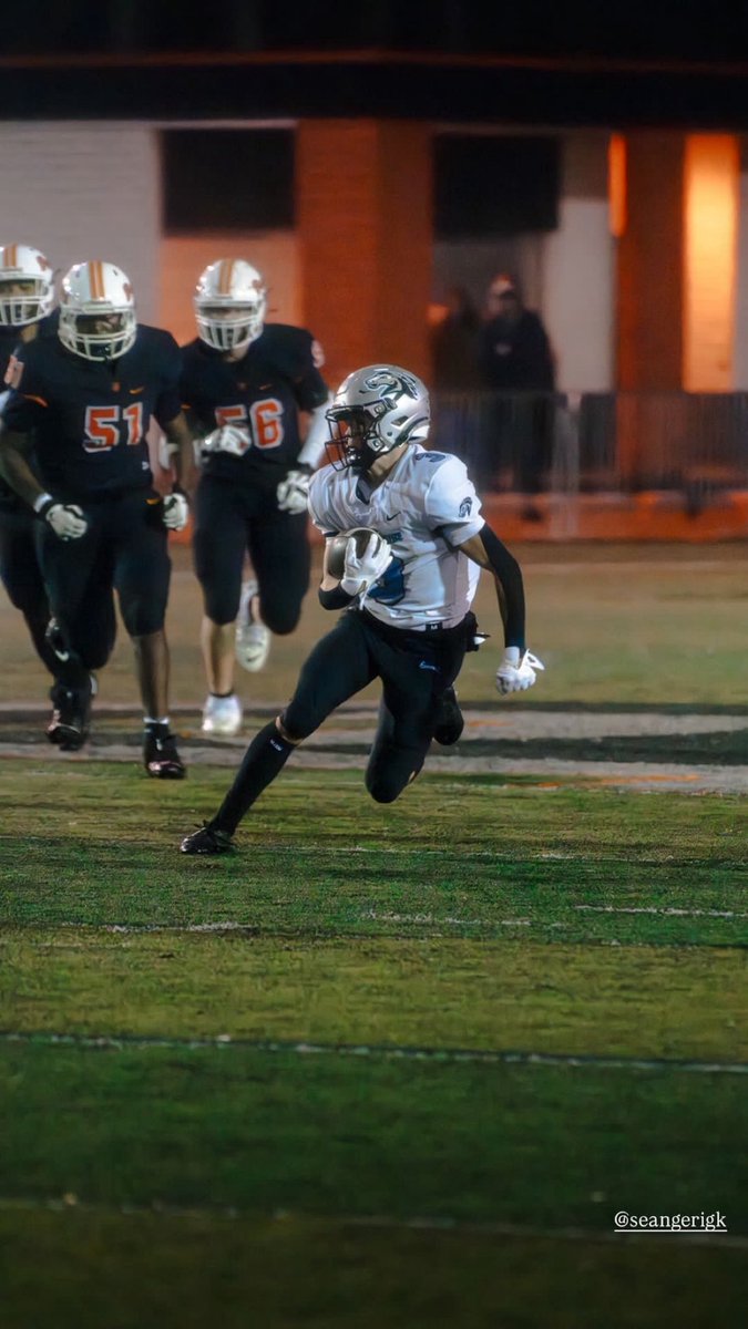 SeanGerigk's tweet image. Throwback to our week 9 win vs Beaverton, a few clips down below.
161 yards 1 Touchdown
@KeanonLowe @MavHSFB @JordanJ_ @BrandonHuffman @AndrewNemec @flyguyhuey5 @CoachWhitleyII @RCarterTV
