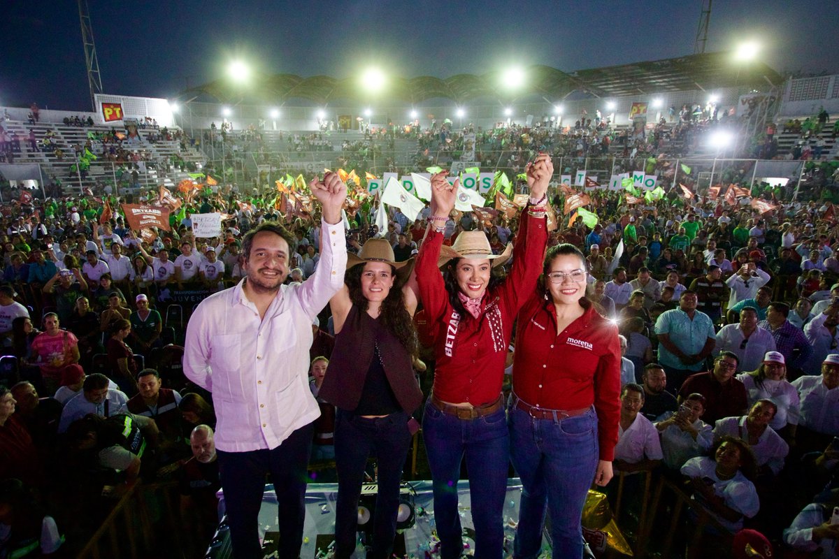 Luisa Alcalde (@luisaalcalde) on Twitter photo Cerramos la jornada acompañando a <a href="/BetzabeMtzA/">Betzabé Martínez Arango</a> en su cierre de campaña. Estamos a pocos días de ver el inicio de un nuevo capítulo en la historia de Gómez Palacio.
Al pueblo duranguense le decimos: ¡no les vamos a fallar!
#MorenaArrasa Cerramos la jornada acompañando a <a href="/BetzabeMtzA/">Betzabé Martínez Arango</a> en su cierre de campaña. Estamos a pocos días de ver el inicio de un nuevo capítulo en la historia de Gómez Palacio.
Al pueblo duranguense le decimos: ¡no les vamos a fallar!
#MorenaArrasa