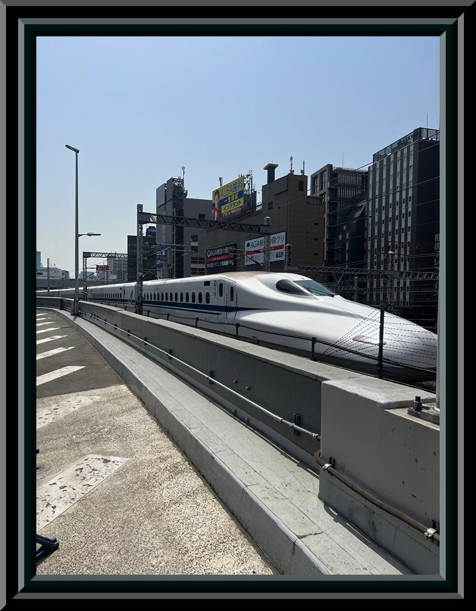 hidemetagallery's tweet photo. 作品名「KK線〜東海道新幹線N700A」
#KKLine #キリトリセカイ #オシャ #ファインダー越しの私の世界 #写真で伝える私の世界 #風景写真 #天気 #アート #art #Yurakucho #シンカリ���ン #Shinkansen #Shinkalion https://t.co/XQbl1jgmwh