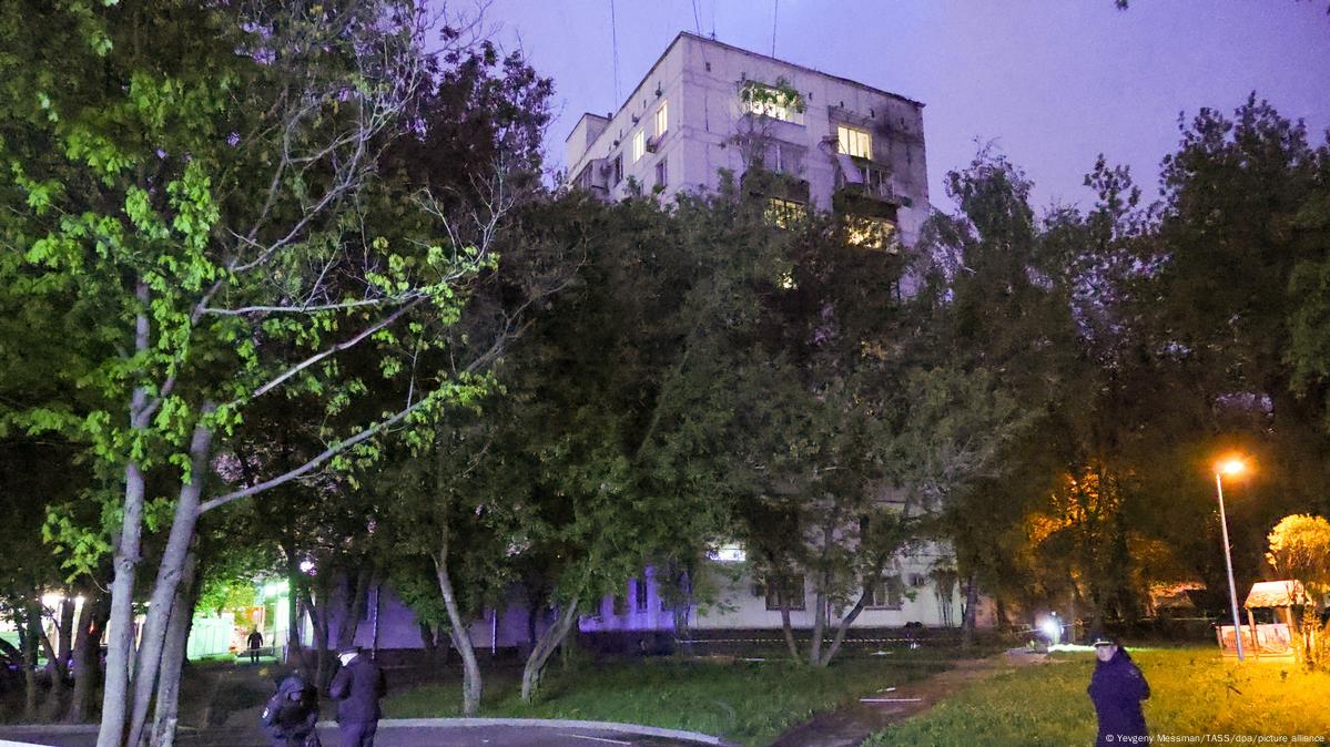 На подлете к Москве за ночь сбито 12 дронов, сообщил в Telegram-канале мэр российской столицы Сергей Собянин. На месте падения обломков работают экстренные службы.

С начала ночи об уничтожении беспилотников, помимо Собянина, сообщили власти Тульской и Тверской областей. По их