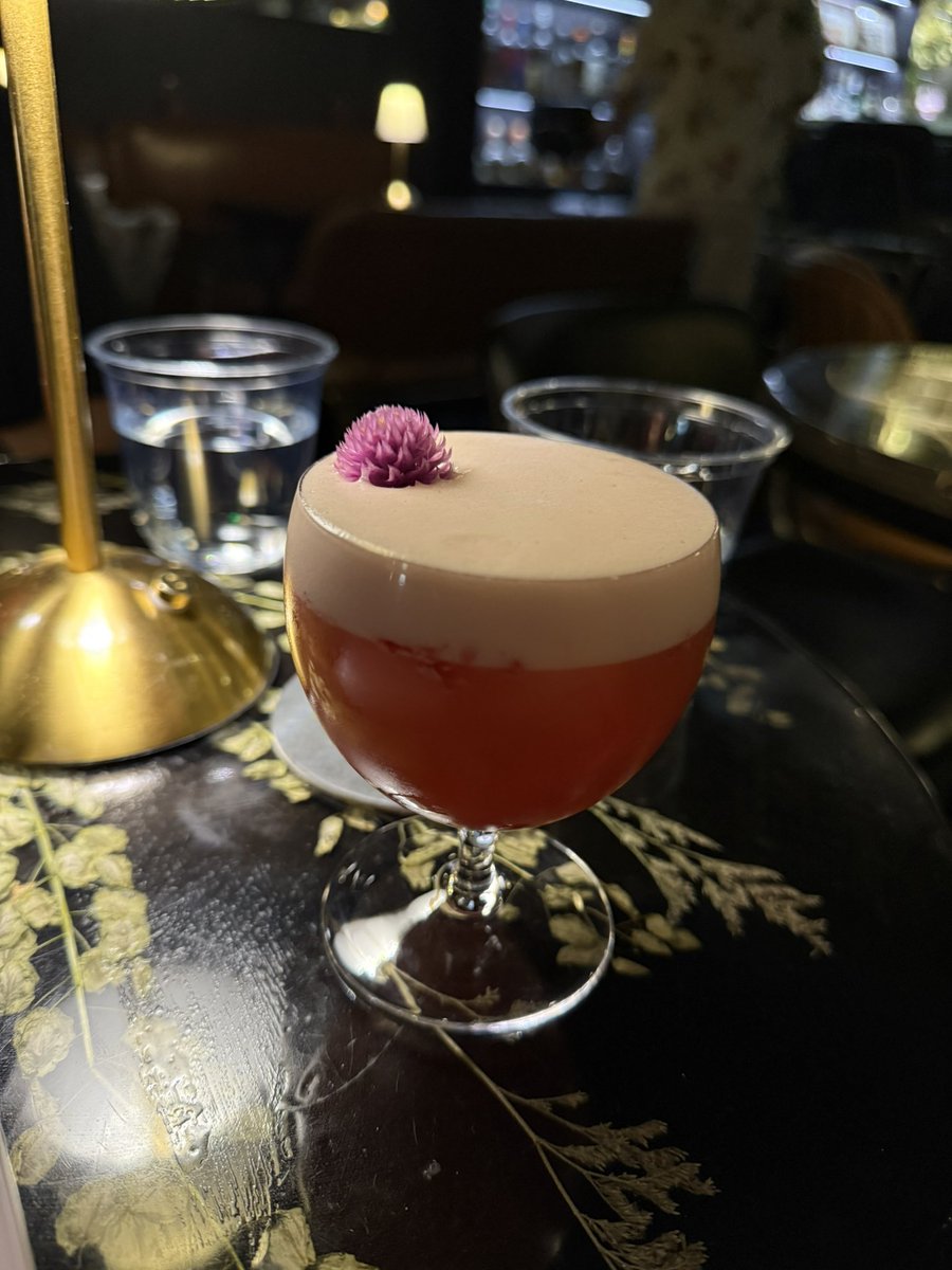 福利姬余榆鱼（沉迷捏脸）分享的黄推图片2 - 网红私拍内容