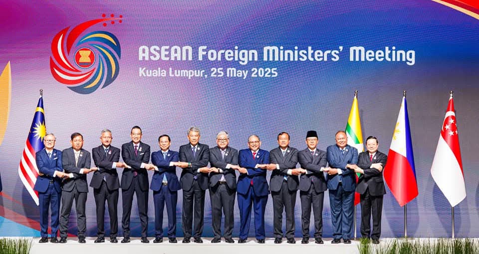 FM Dato’ Seri Utama Haji Mohamad bin Haji Hasan, successfully chaired the ASEAN Foreign Ministers’ Meeting held in conjunction with the 46th ASEAN Summit. (1/9)