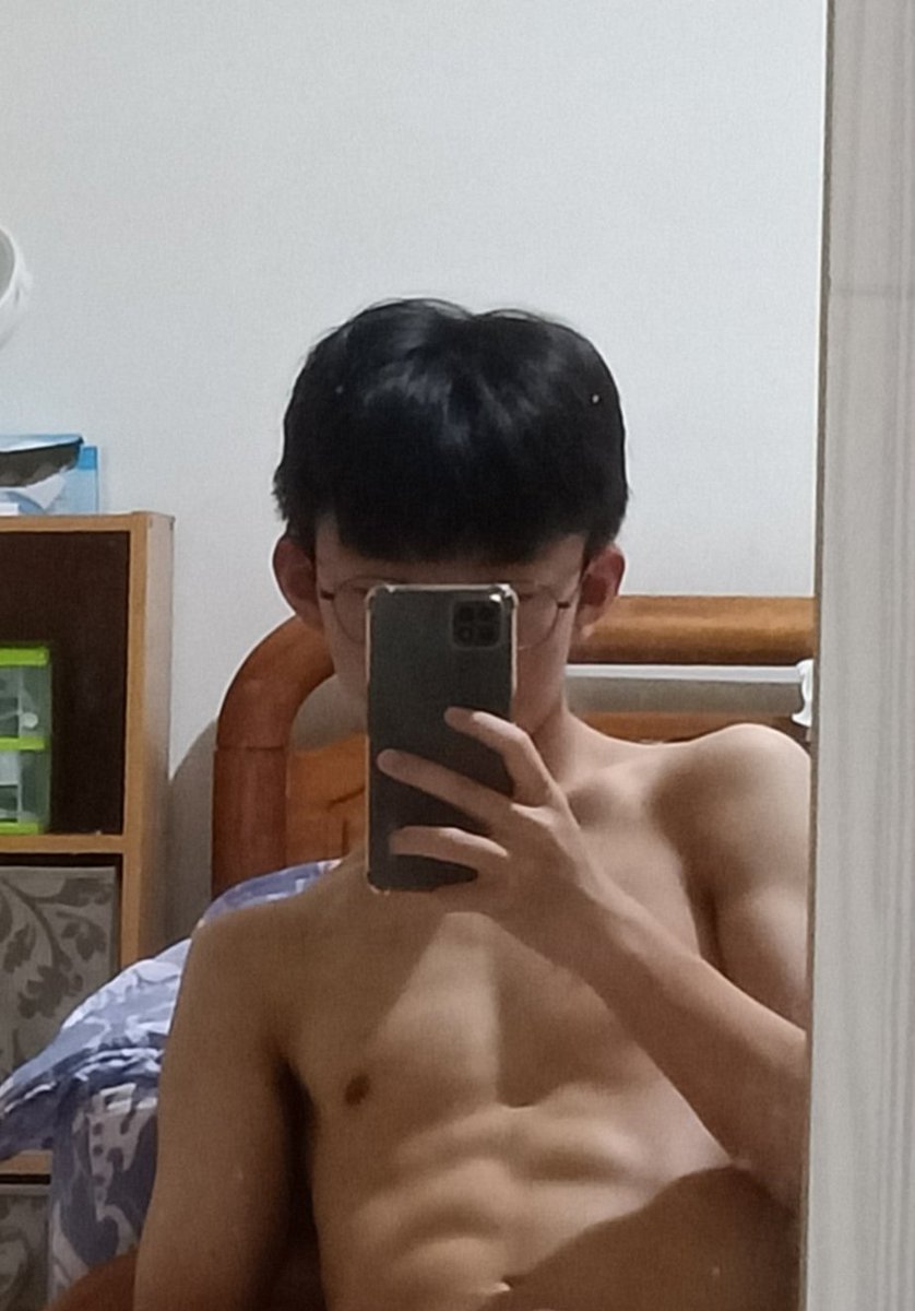 有沒有人要陪我看電影👅
