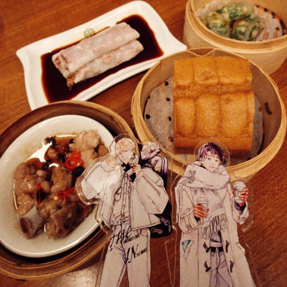 「今年の誕生日はずっと食べたかった香港点心のお店にいきました モチモチやサクサクや」|麻生ミツ晃のイラスト