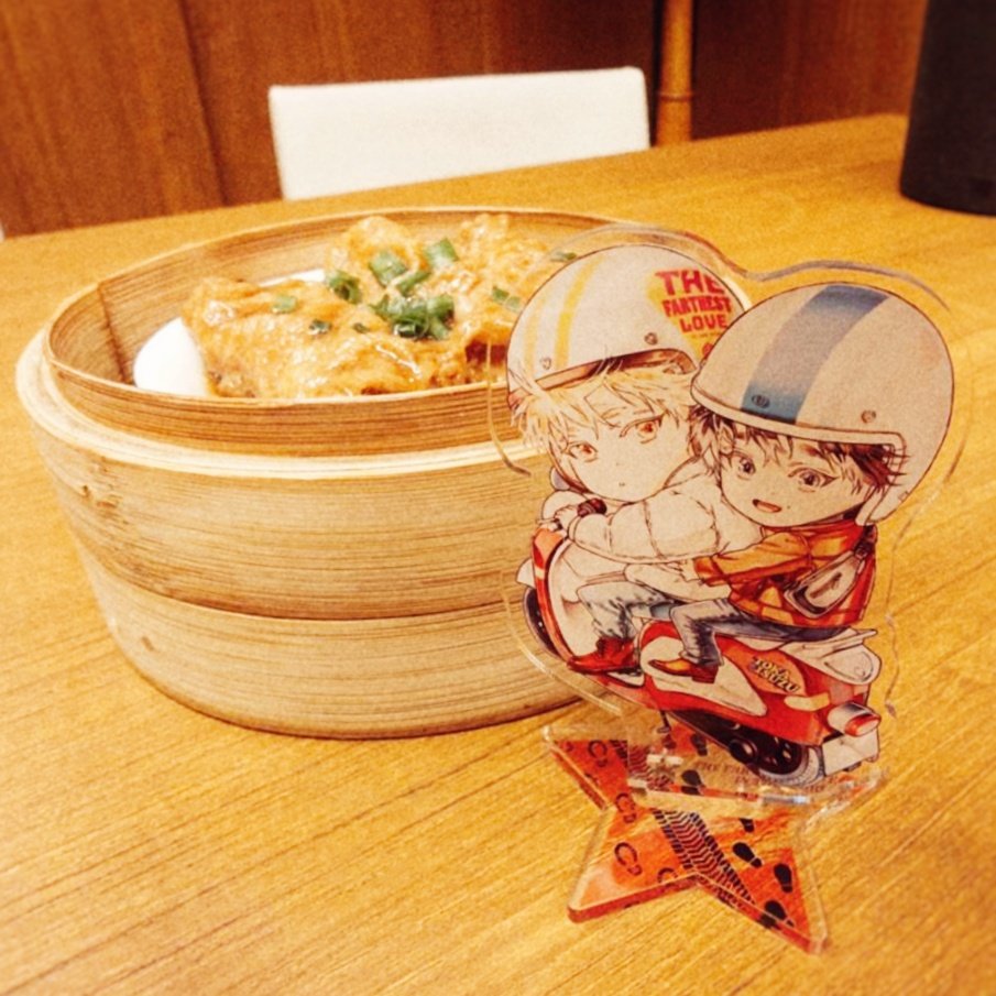 「今年の誕生日はずっと食べたかった香港点心のお店にいきました モチモチやサクサクや」|麻生ミツ晃のイラスト