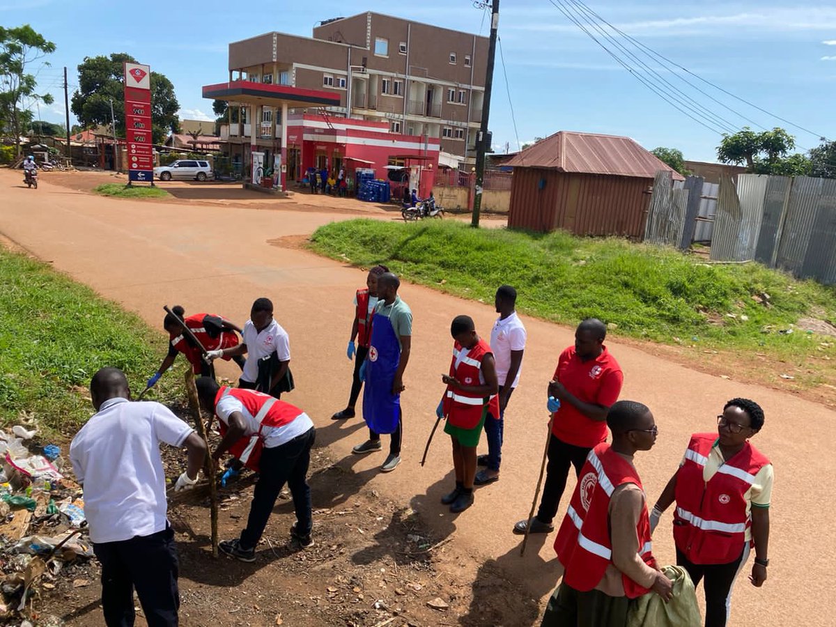 UgandaRedCross's tweet image. Our Kalangala Branch is hosting youth from @UgandaRedCross Mpigi branch for a two-day exchange visit filled with dissemination of Red Cross principles, community service, HIV awareness, disaster preparedness training, and games!

Grateful for the knowledge shared, bonds built,…