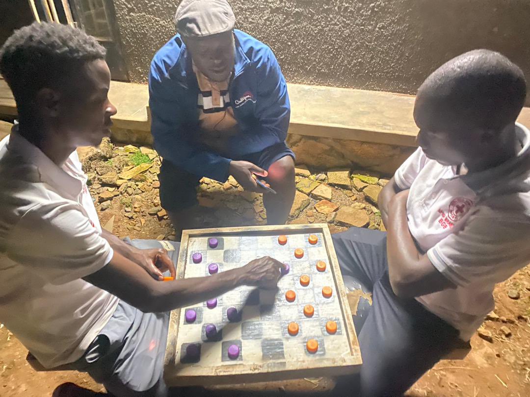 UgandaRedCross's tweet image. Our Kalangala Branch is hosting youth from @UgandaRedCross Mpigi branch for a two-day exchange visit filled with dissemination of Red Cross principles, community service, HIV awareness, disaster preparedness training, and games!

Grateful for the knowledge shared, bonds built,…