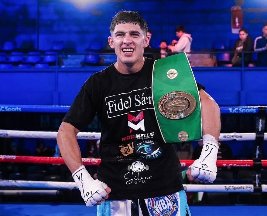 🥊OTRO CINTURÓN PARA LA COLECCIÓN 🥊
⚡El invicto catamarqueño Josué Aguero superó por puntos, en fallo unánime, al bonaerense Brian Farías y conquistó el título sudamericano ligero vacante, en la Federación Argentina de Box 🇦🇷. Las tres tarjetas fueron 100-90👌