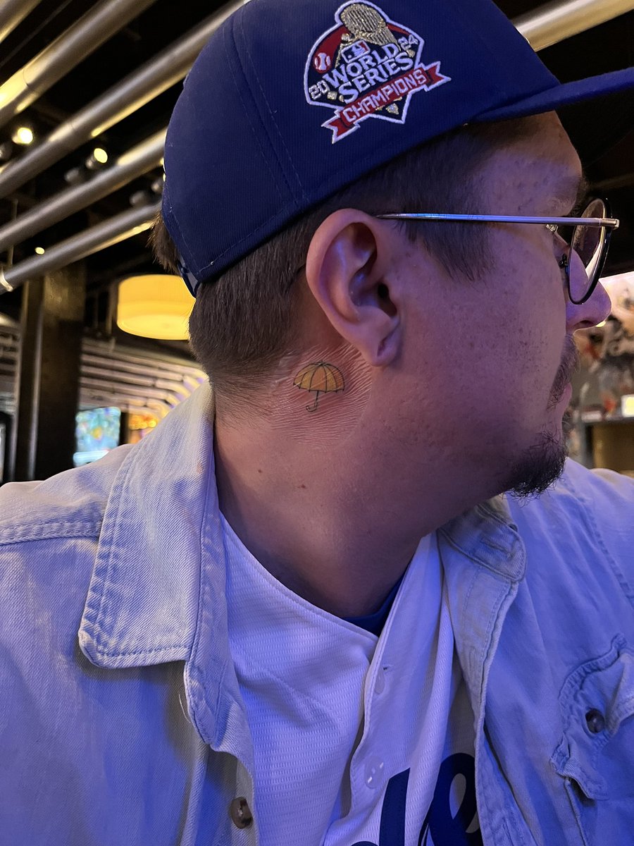 Hi guys, just got on here to strictly tell <a href="/HimymCraig/">Craig Thomas</a> that I got my HIMYM tattoo right here in NY! Heading to the bar tomorrow. Thank you for making such an amazing show and I’m proud to rock your creation for the rest of my life.