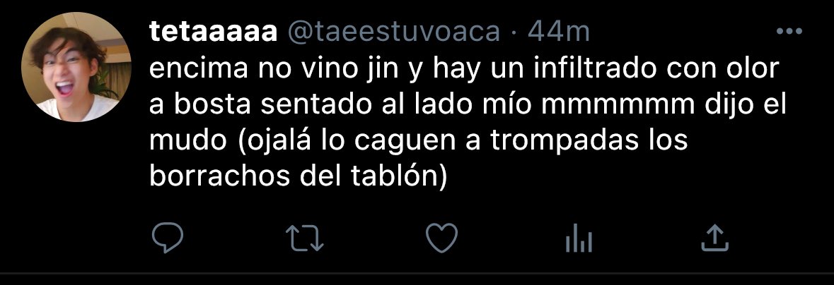 THKJKOO's tweet photo. De visitante en tu cama | #kooktae 🇦🇷

Antes del clásico, a Taehyung lo gorrearon. 

Jungkook se coló en el Monumental. Se le escapó un “gallina la concha de tu madre” y se comió las puteadas, los codazos y a Taehyung.

En ese orden.

#kooktaeau #taekook #taekookau #vkook #kookv https://t.co/psOi74NBzD