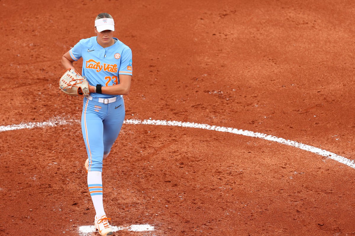 D1Softball (@d1softball) on Twitter photo Karlyn Pickens broke her own NCAA record with a 79.4 MPH pitch on Saturday, but her focus was on keeping Tennessee’s season alive.
Her 11-strikeout performance helped force a decisive Super Regional Game 3 on Sunday.
📸 <a href="/Vol_Softball/">Tennessee Softball</a>
🔗 d1softball.com/knoxville-supe… Karlyn Pickens broke her own NCAA record with a 79.4 MPH pitch on Saturday, but her focus was on keeping Tennessee’s season alive.
Her 11-strikeout performance helped force a decisive Super Regional Game 3 on Sunday.
📸 <a href="/Vol_Softball/">Tennessee Softball</a>
🔗 d1softball.com/knoxville-supe…
