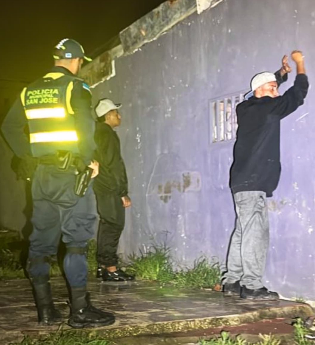 En Pavas, La Uruca y Mata Redonda #PolicíaMunicipal y #FuerzaPública articulados. 101 personas y 49 vehículos intervenidos, 14 armas blancas aseguradas, 2 clausuras, 45 revisiones con recurso canino, 37 decomisos de droga y 26 multas de tránsito. #Seguridad