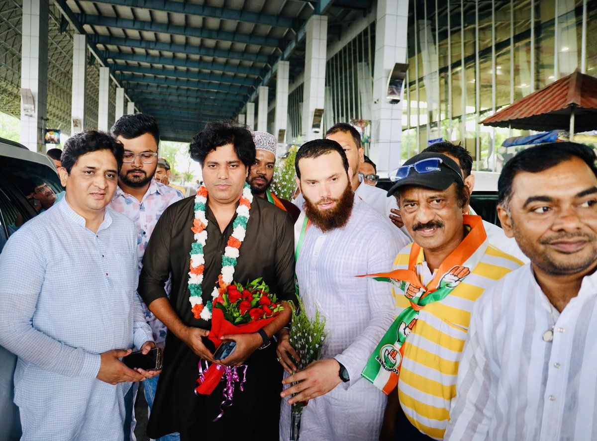 Imran Pratapgarhi (@shayarimran) on Twitter photo महाराष्ट्र के यवतमाल और अकोला के कार्यक्रमों में जाने के क्रम में नागपुर एअरपोर्ट पर पार्टी के साथियों ने स्वागत किया।
<a href="/INCMaharashtra/">Maharashtra Congress</a> <a href="/INCMinority/">Congress, Minority Department</a>
<a href="/DrWajahatINC/">Dr Wajahat Mirza INC</a> <a href="/AhmadKhanINC/">Ahmad Khan</a> महाराष्ट्र के यवतमाल और अकोला के कार्यक्रमों में जाने के क्रम में नागपुर एअरपोर्ट पर पार्टी के साथियों ने स्वागत किया।
<a href="/INCMaharashtra/">Maharashtra Congress</a> <a href="/INCMinority/">Congress, Minority Department</a>
<a href="/DrWajahatINC/">Dr Wajahat Mirza INC</a> <a href="/AhmadKhanINC/">Ahmad Khan</a>