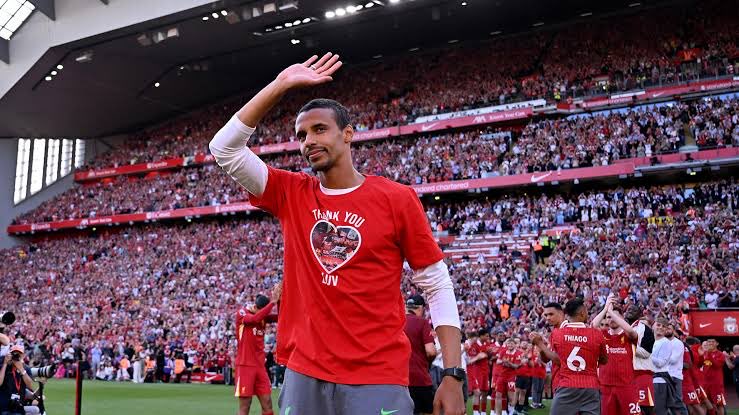 The_RedsIndo's tweet image. Kalau perginya bener mah dapet farewell yang bagus juga. Rispak rispek apaan babi, gausah diajarin.