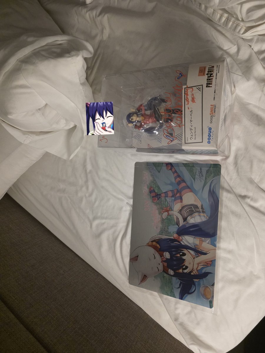 At the same convention as <a href="/SakuTooyama/">Saku</a> 
While I didn't get many stuff I did get to me Wendy voice actor and got my figurine sign and a frame from her
Even got a custom voice line and ask her some size questions hehe