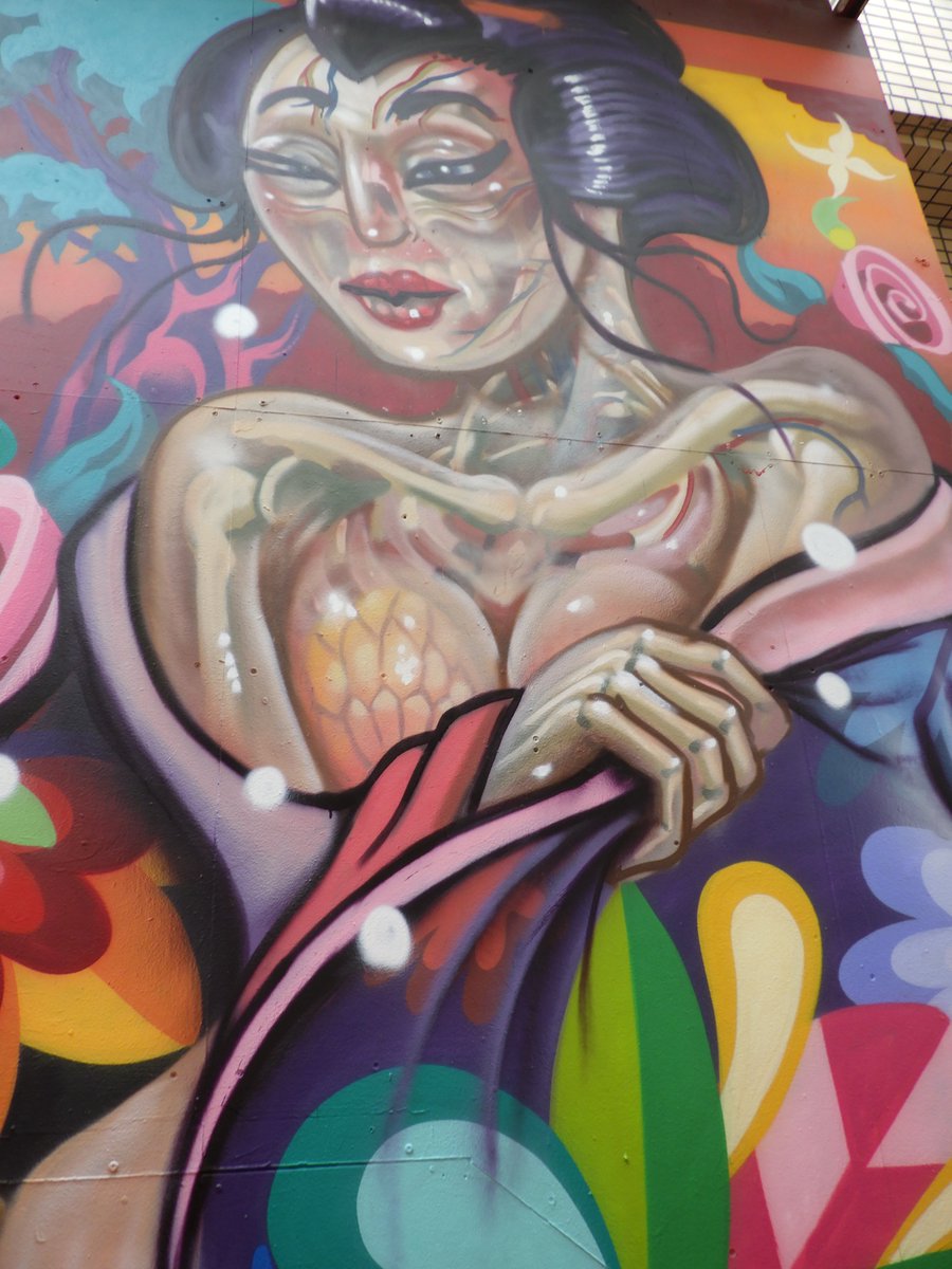 Enjoy our inside exhibitions and also enjoy our awesome exterior wall works!
YOU can also express your original art upon our fair price wall rental panels!
1000's of visitors will view YOUR art!
Talk to  staff or check our Design Festa Gallery site "wall project" !
(nigel staff)