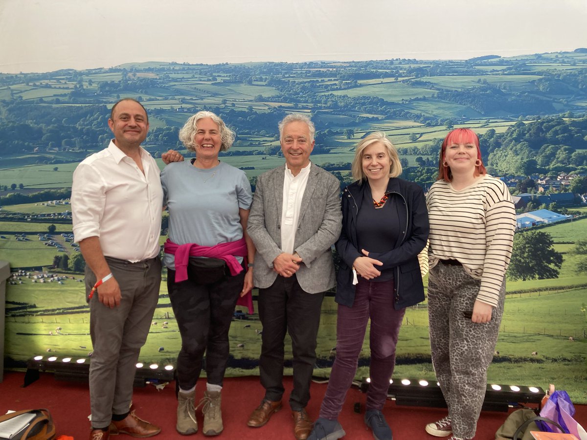 Emily Drabble (@emilydrabs) on Twitter photo I can’t get enough of talking about what happens in a baby’s brain when we read ti them! This event with <a href="/ProfSamWass/">Sam Wass</a> and <a href="/frankcottrell_b/">Frank Cottrell-Boyce</a> <a href="/UKLaureate/">Children's Laureate</a> <a href="/Booktrust/">BookTrust</a> #HayFestival was truly mind blowing - children’s reading is a health and human rights issue #readingrights I can’t get enough of talking about what happens in a baby’s brain when we read ti them! This event with <a href="/ProfSamWass/">Sam Wass</a> and <a href="/frankcottrell_b/">Frank Cottrell-Boyce</a> <a href="/UKLaureate/">Children's Laureate</a> <a href="/Booktrust/">BookTrust</a> #HayFestival was truly mind blowing - children’s reading is a health and human rights issue #readingrights
