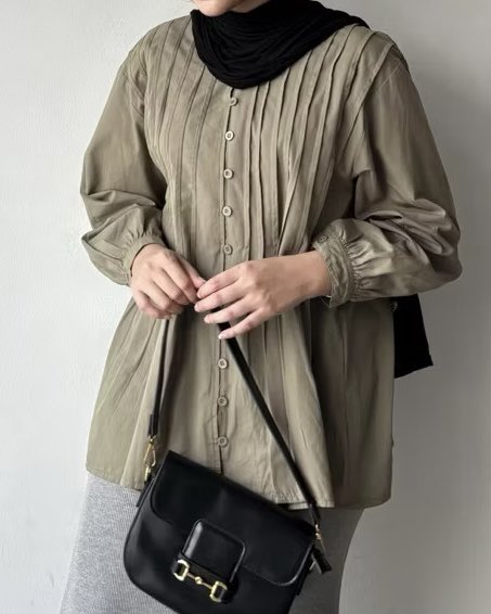 lilymaisarahhh's tweet image. This kind of casual blouse are absolutely perfect for your office attire ✨

Simple but yet so stylish 🥹💕