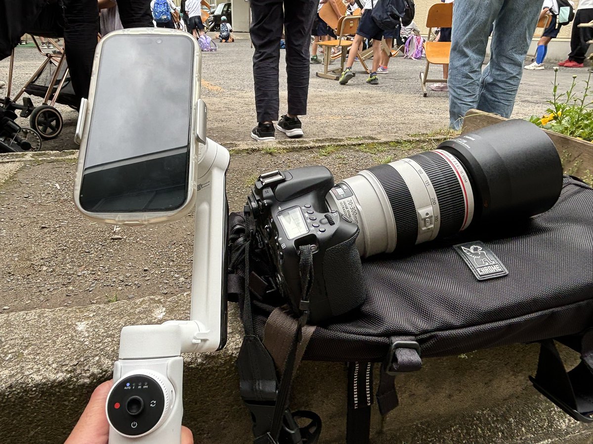 hem_hem_h_m's tweet image. 今日の装備品📷😎

左手にはiPhoneを
右手にはカメラを

ムービー撮りながら写真撮るのはなかなかキツい🤣

#運動会
#insta360flow