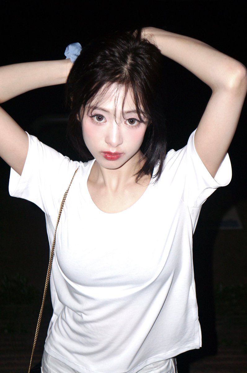 picbaemon's tweet image. AHYEON WEVERSE UPDATE