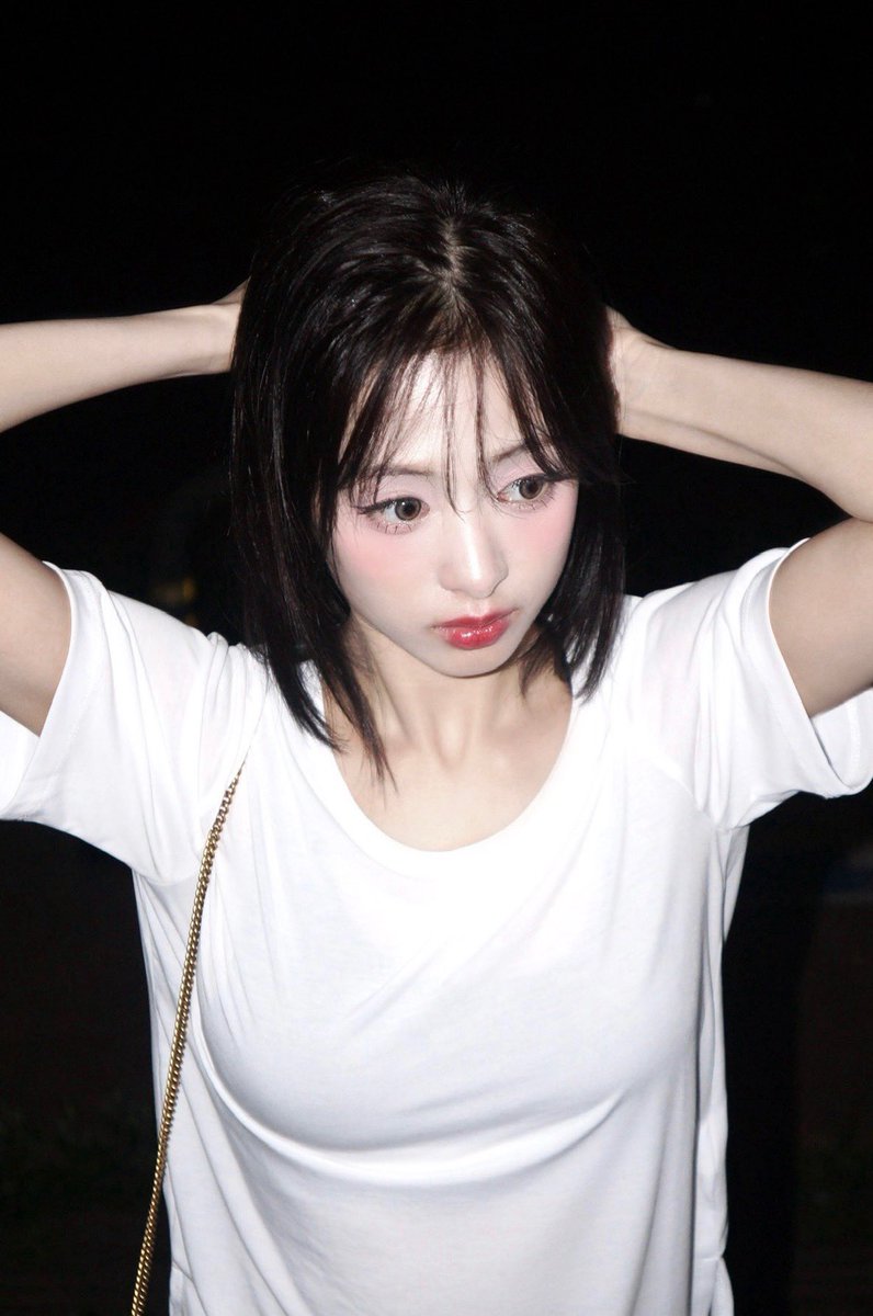 picbaemon's tweet image. AHYEON WEVERSE UPDATE