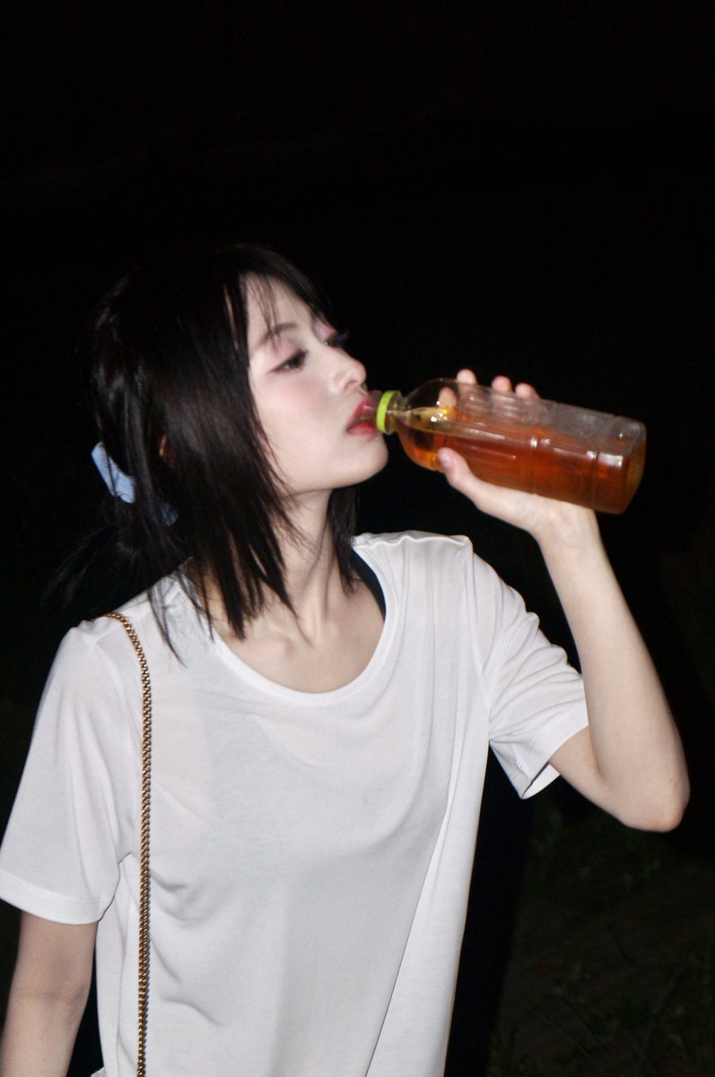 picbaemon's tweet image. AHYEON WEVERSE UPDATE