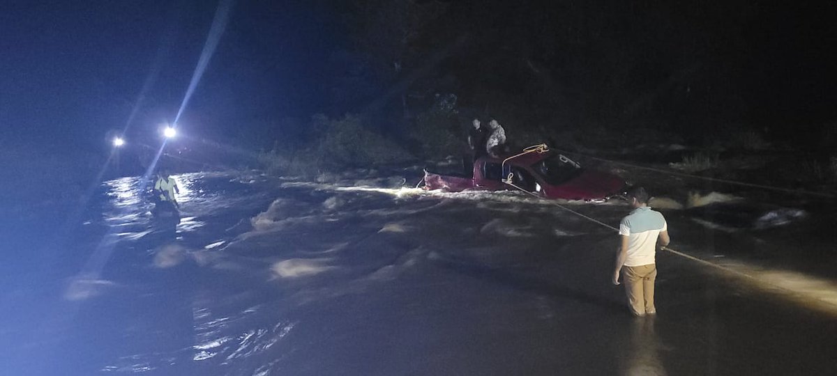 Senthilkumar Subramaniam 👨👩👧👦 (@senthil_tnie) on Twitter photo Following heavy #rain, a #car with 3 #occupants was stuck following a rise in water level at #Dharmagiri Forest River in Gudalur on Saturday night. They were #safely rescued by the fire and rescue service department staff after an hourlong operation. <a href="/NewIndianXpress/">The New Indian Express</a> Following heavy #rain, a #car with 3 #occupants was stuck following a rise in water level at #Dharmagiri Forest River in Gudalur on Saturday night. They were #safely rescued by the fire and rescue service department staff after an hourlong operation. <a href="/NewIndianXpress/">The New Indian Express</a>